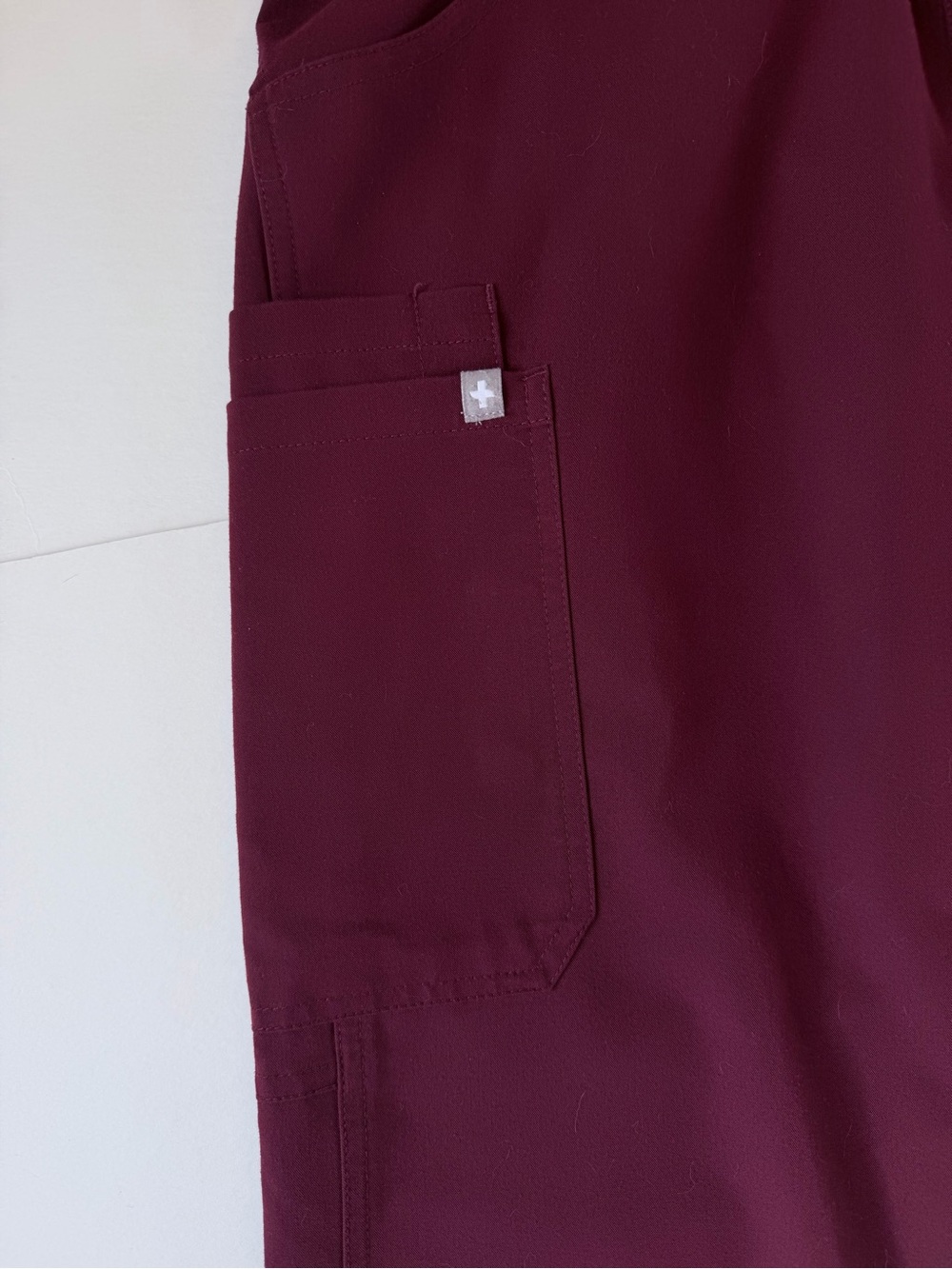 FIGS Kade Straight-Leg Cargo Scrub Pant - Medium Petite - Burgundy - Picture 5 of 9